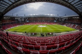 里程碑夜埃因霍温更衣室发声；欧冠关键时刻刷纪录；球迷炸锅；球探报告显示潜力的简单介绍-u8体育官网