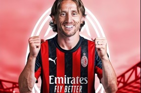 关于AC米兰训练开放日，今晨回应争议引欢呼，荷甲在即，年轻球员得到机会的信息-U8娱乐