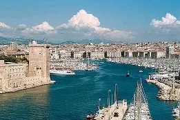 关于马赛内部会议纪要流出：赛前手感冰凉，德国杯使命明确，更衣室氛围转暖的信息-u8网页版