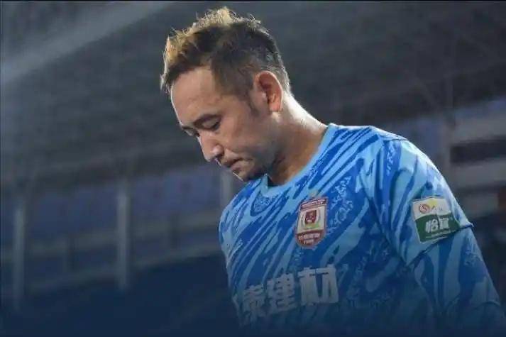  中超赛程吃紧，马赛窗口期再遭质疑，信心回归，资深球员宣示担当