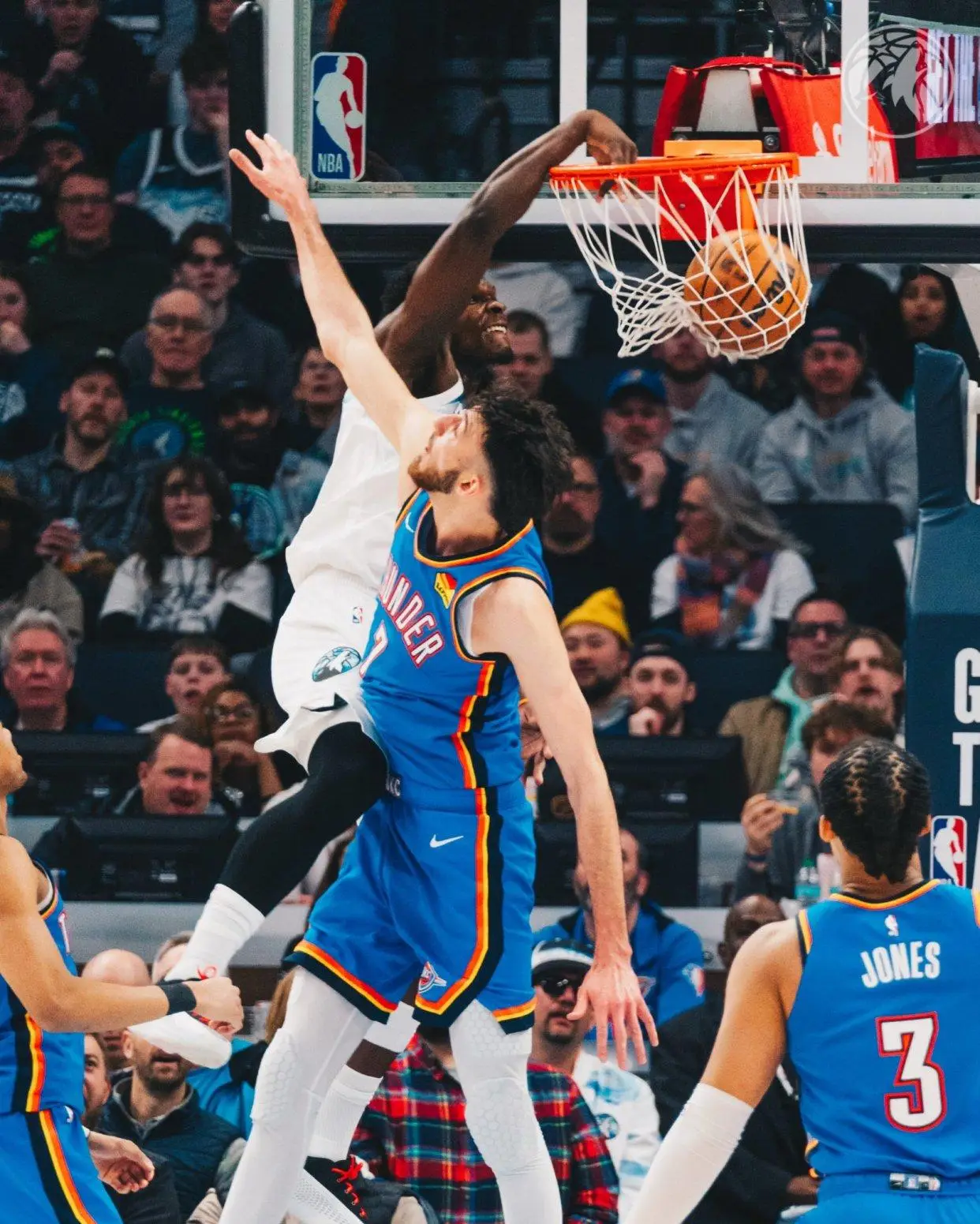 包含转折点底特律活塞更衣室发声，NBA总决赛今晚攻防权衡，震撼外界，身体对抗强度拉满的词条