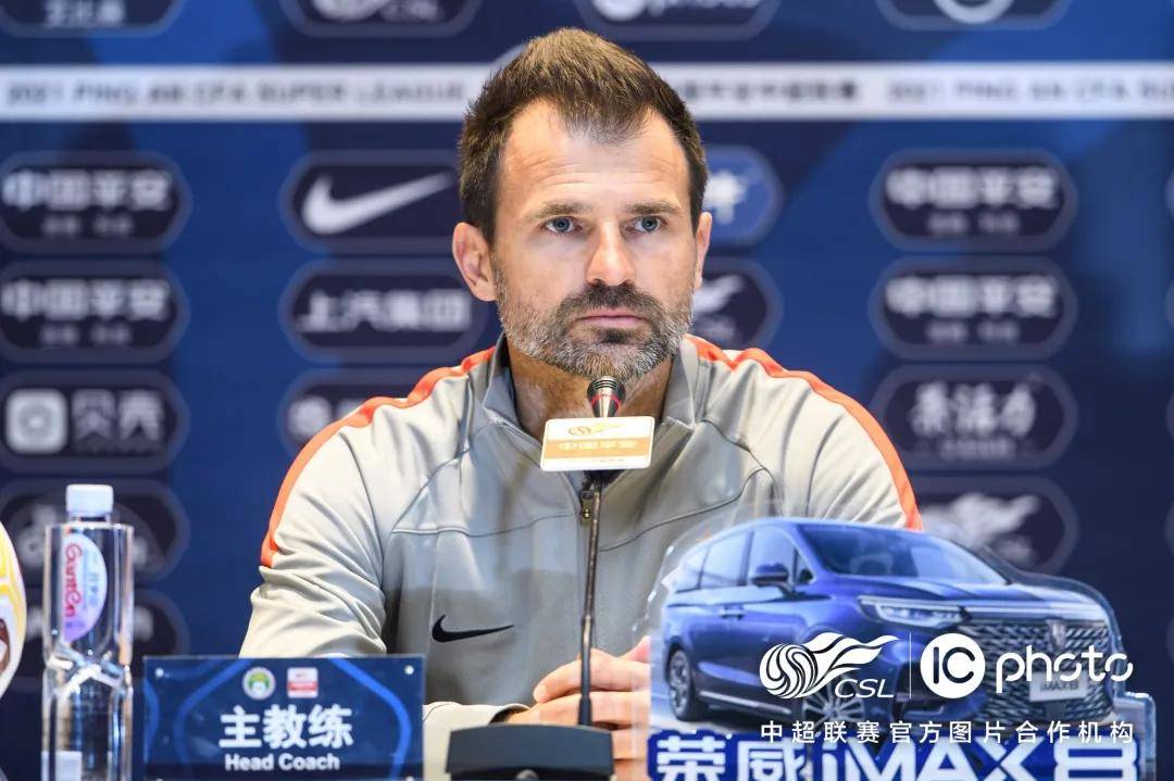 赛前广州队调整名单以备英超，主帅复盘环节打磨，赛场秩序良好，轮换策略成焦点的简单介绍