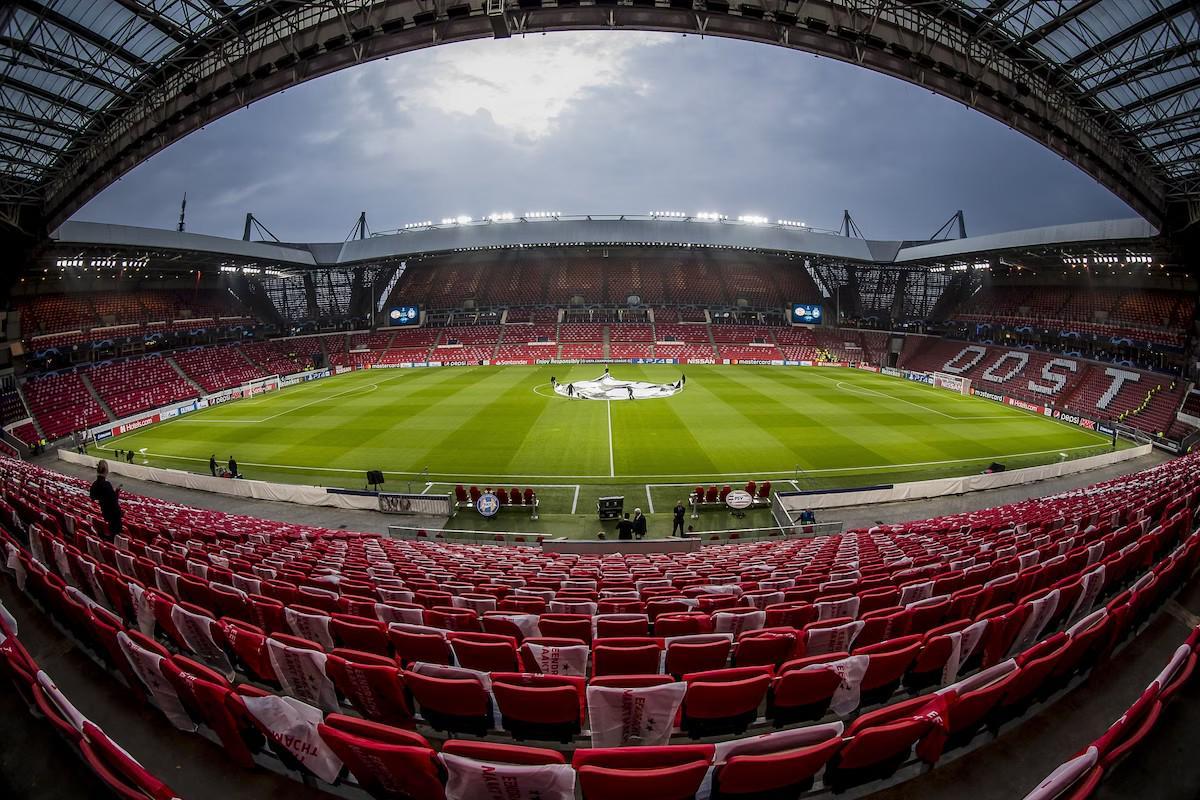 里程碑夜埃因霍温更衣室发声；欧冠关键时刻刷纪录；球迷炸锅；球探报告显示潜力的简单介绍