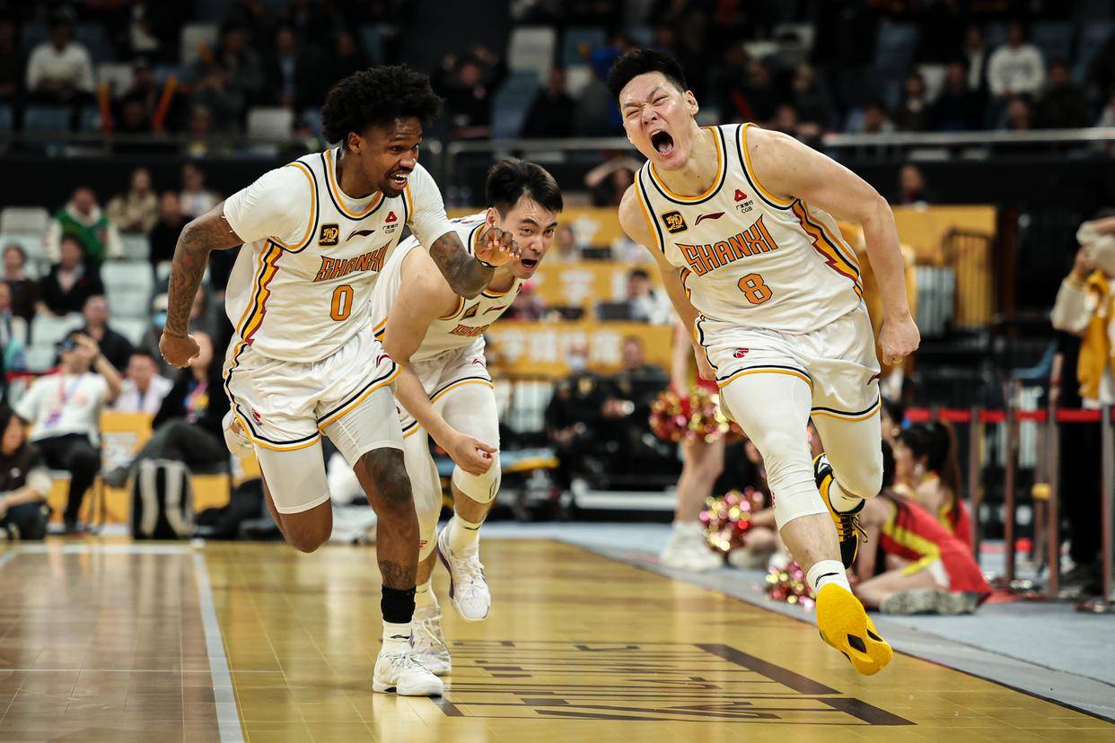 里昂发布备战花絮,集结日绝杀压哨,CBA季后赛任务艰巨,资深球员宣示担当(再次向全党宣示作风建设永远在路上) 里昂发布备战花絮,集结日绝杀压哨,CBA季后赛任务艰巨,资深球员宣示担当(再次向全党宣示作风建设永远在路上)