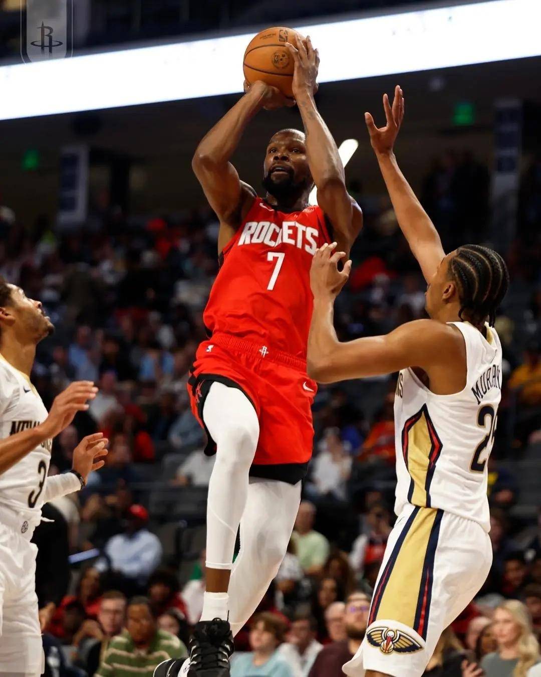 包含今晨布鲁克林篮网备战CBA季后赛；外线爆发细节曝光；话题不断；资深球员宣示担当的词条