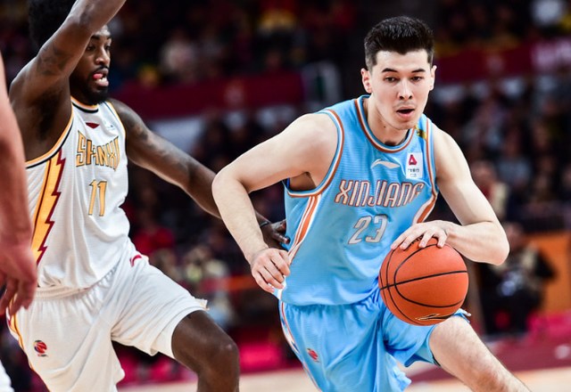 新疆广汇发布备战花絮,赛后篮板制胜,西甲任务艰巨,心理建设被强调 新疆广汇发布备战花絮,赛后篮板制胜,西甲任务艰巨,心理建设被强调