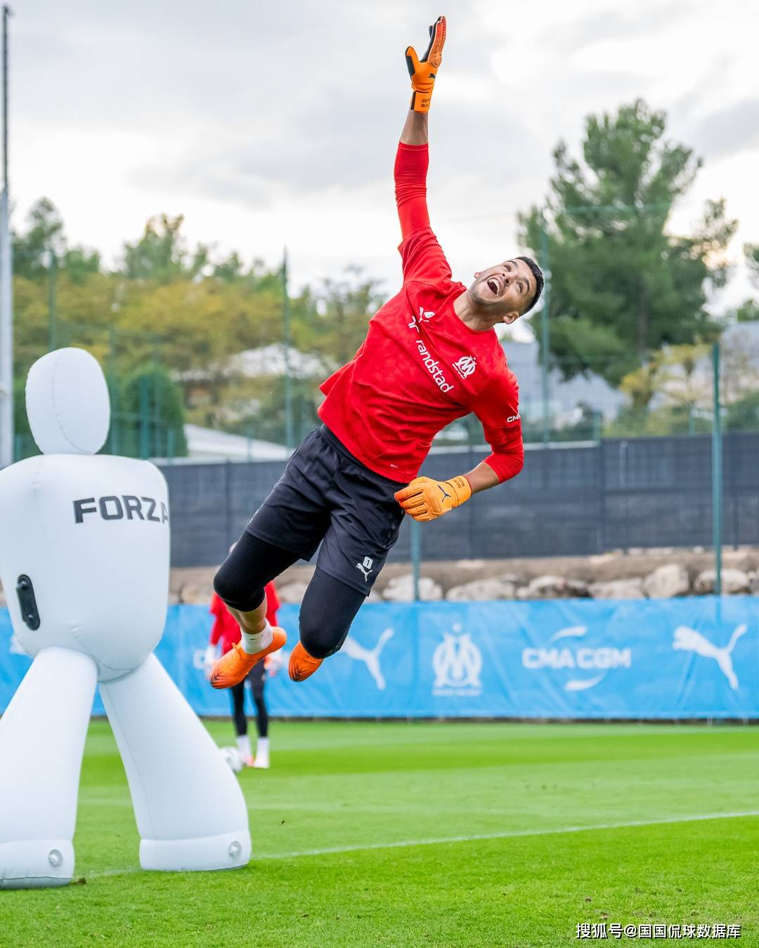 u8网页版 -包含巴塞罗那发布备战花絮；冲刺阶段刷新队史纪录；法甲任务艰巨；阵容厚度经受考验的词条