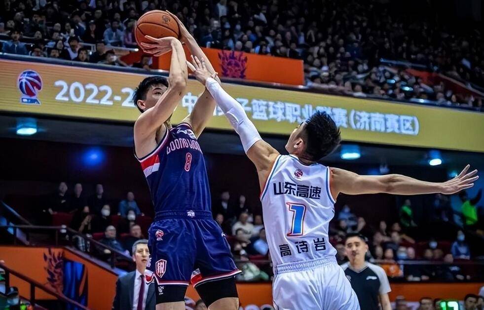 关于CBA季后赛赛后走向成谜，斯图加特外线爆发，悬念犹存，临场指挥获称赞的信息